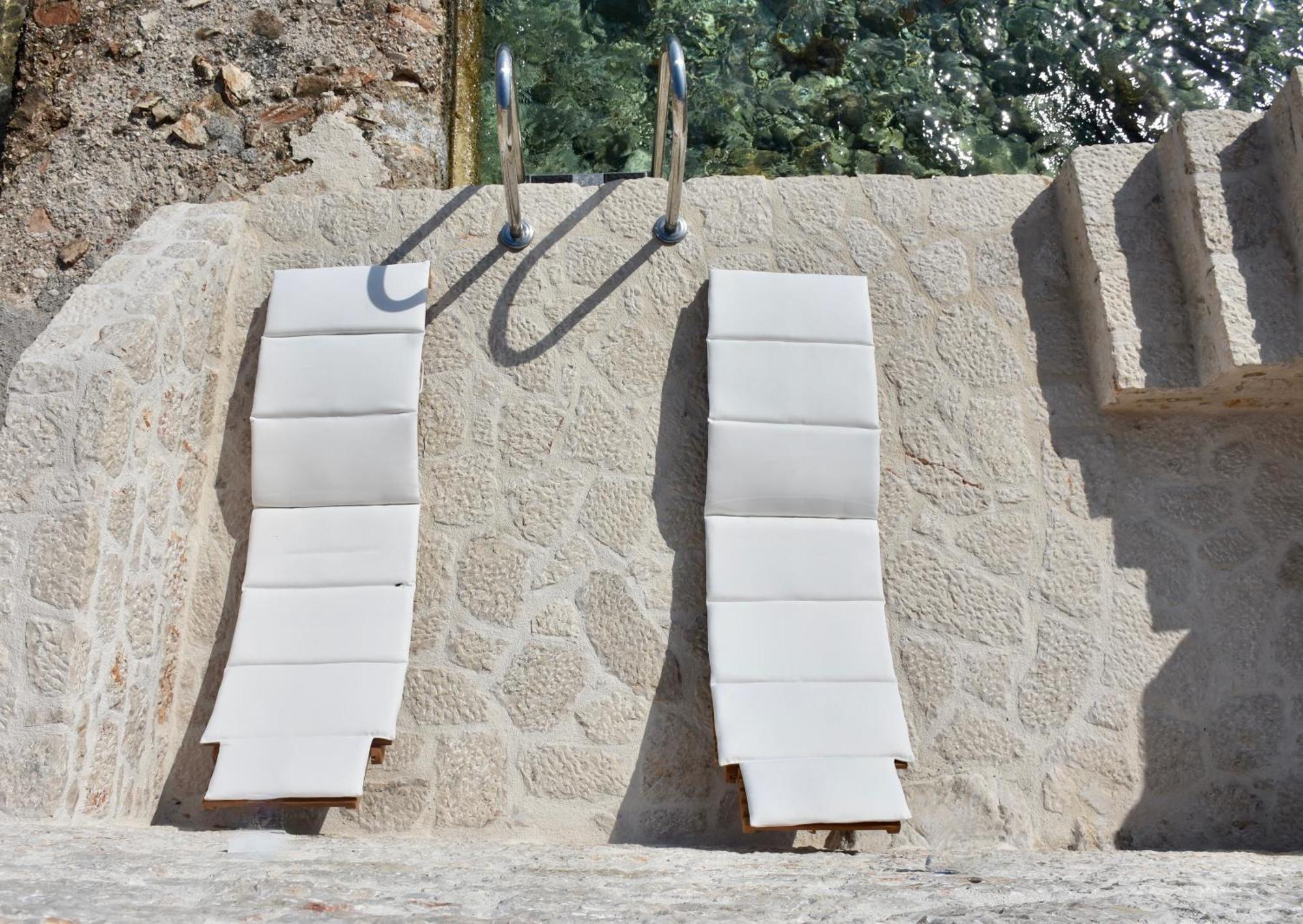 Salt Retreat - Seafront Villa Chalki Town Exteriör bild